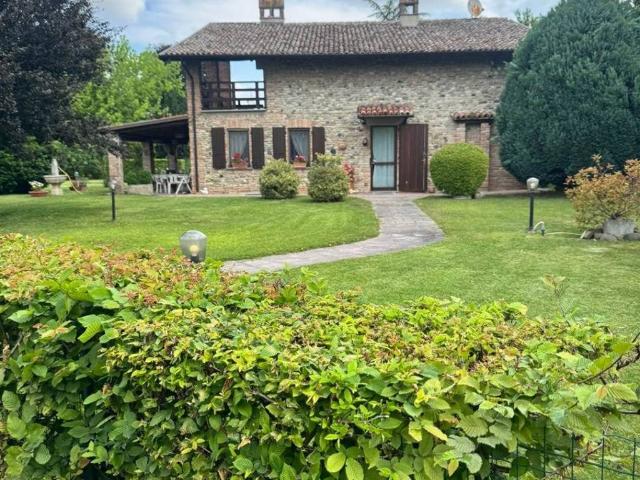 Villa Indipendente in vendita a Borghetto, Piacenza