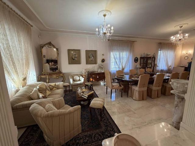 Villa Indipendente in vendita a Infrangibile, Piacenza