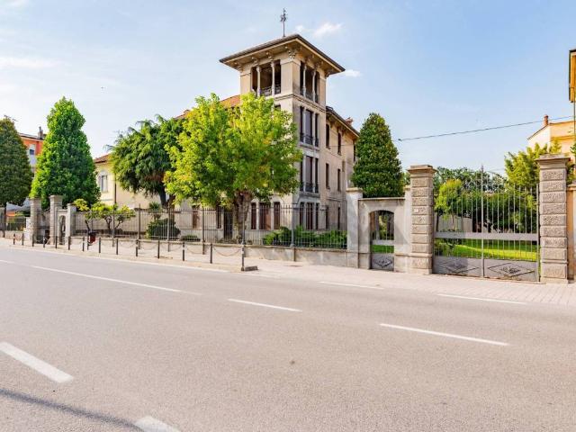 Villa Indipendente in vendita a Piadena, Lombardia