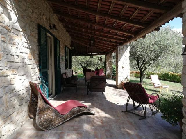 Villa Indipendente in vendita a Piana Di Monte Verna, Campania