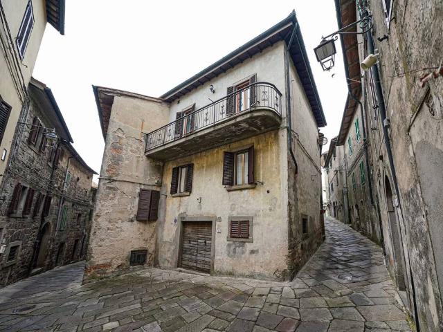 Villa Indipendente in vendita a Piancastagnaio, Toscana