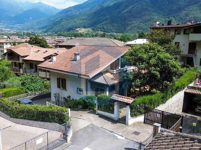 Villa Indipendente in vendita a Comunità montana della valle Camonica, Piancogno