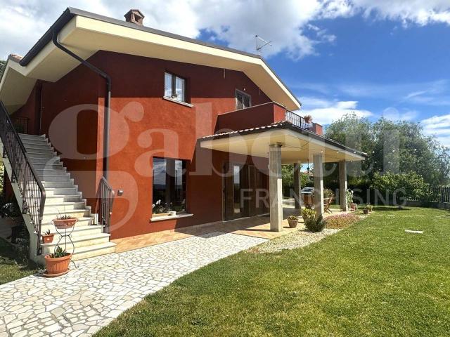 Villa Indipendente in vendita a Pianella, Abruzzo