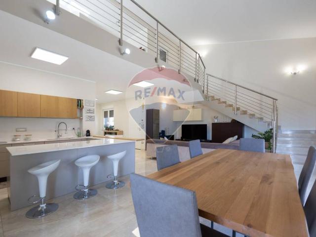 Villa Indipendente in vendita a Pianella, Abruzzo