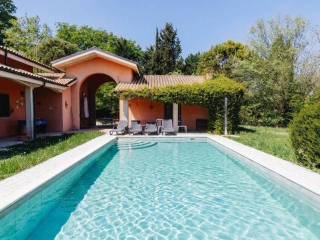 Villa Indipendente in vendita a Pianella, Abruzzo