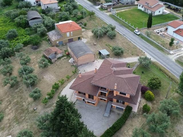 Villa Indipendente in vendita a Pianella, Abruzzo