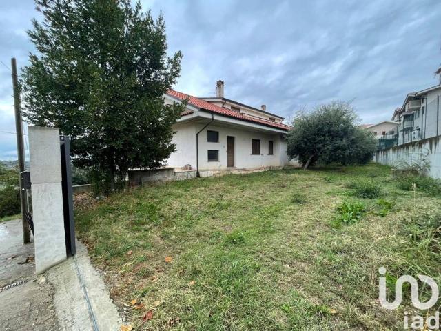 Villa Indipendente in vendita a Pianella, Abruzzo