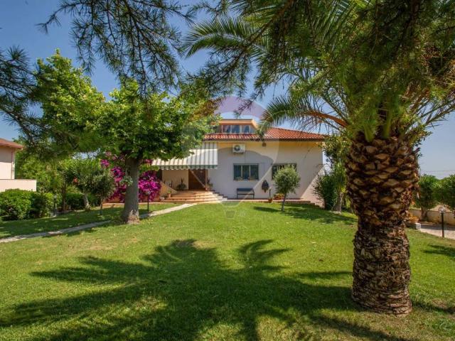 Villa Indipendente in vendita a Pianella, Abruzzo