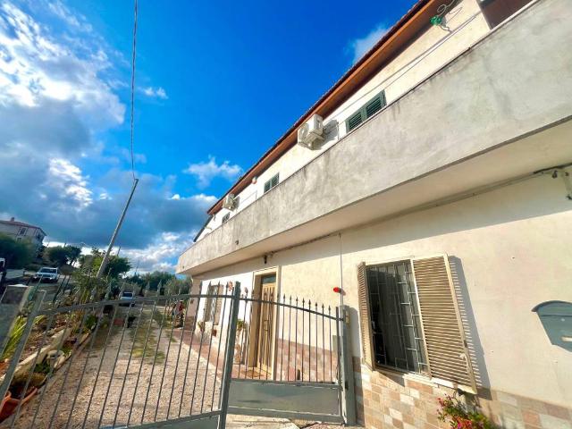Villa Indipendente in vendita a Castellana, Pianella