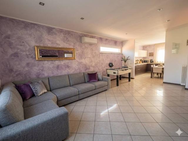 Villa Indipendente in vendita a Pianello Del Lario, Lombardia