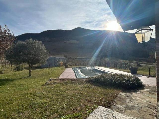 Villa Indipendente in vendita a Nibbiano, Reggio Emilia