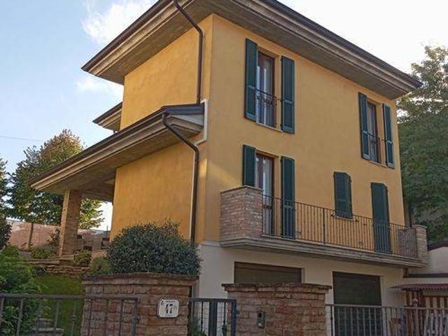 Villa Indipendente in vendita a Nibbiano, Reggio Emilia
