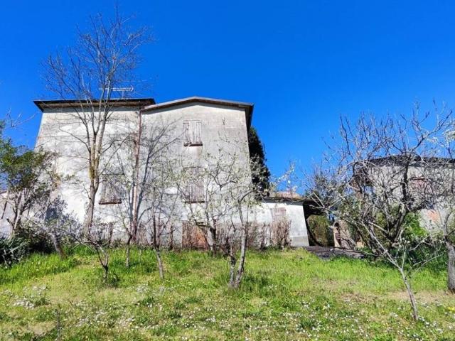 Villa Indipendente in vendita a Nibbiano, Reggio Emilia