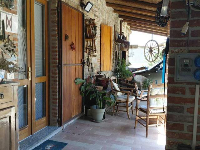 Villa Indipendente in vendita a Nibbiano, Reggio Emilia