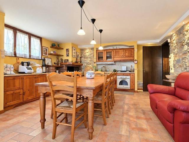 Villa Indipendente in vendita a Pianezze, Vicenza