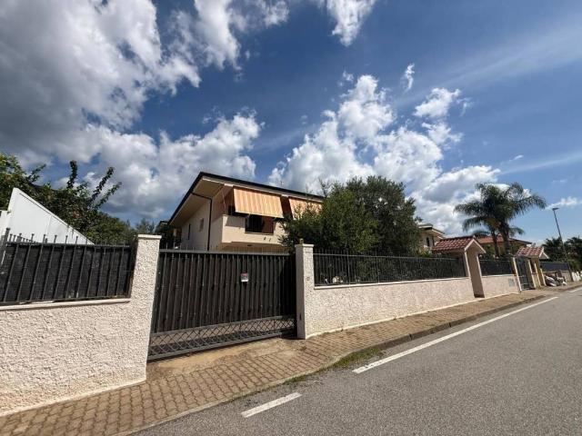 Villa Indipendente in vendita a Pianopoli, Catanzaro