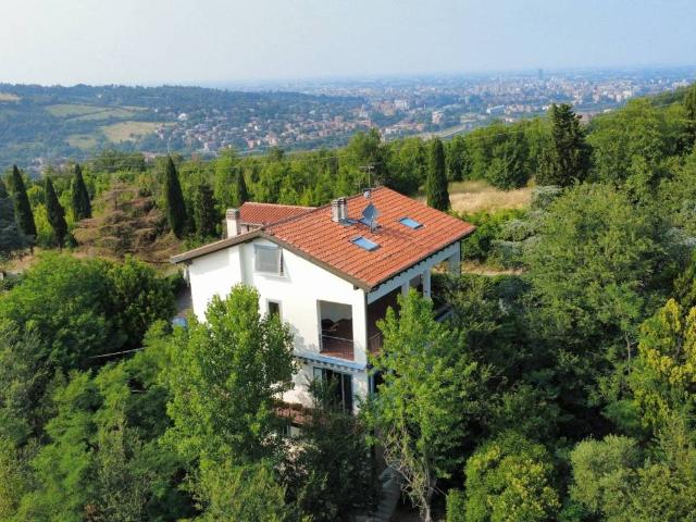 Villa Indipendente in vendita a Unione dei comuni Savena-Idice, Pianoro