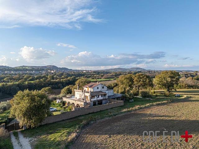 Villa Indipendente in vendita a Piansano, Lazio