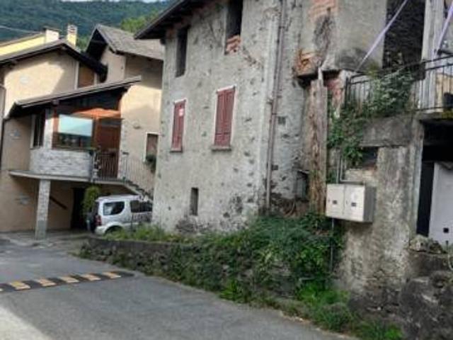 Villa Indipendente in vendita a Piateda, Lombardia