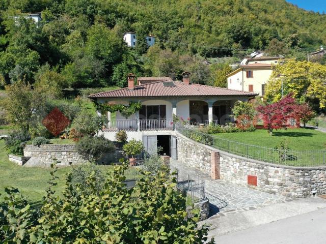 Villa Indipendente in vendita a Unione Comuni Garfagnana, Piazza Al Serchio