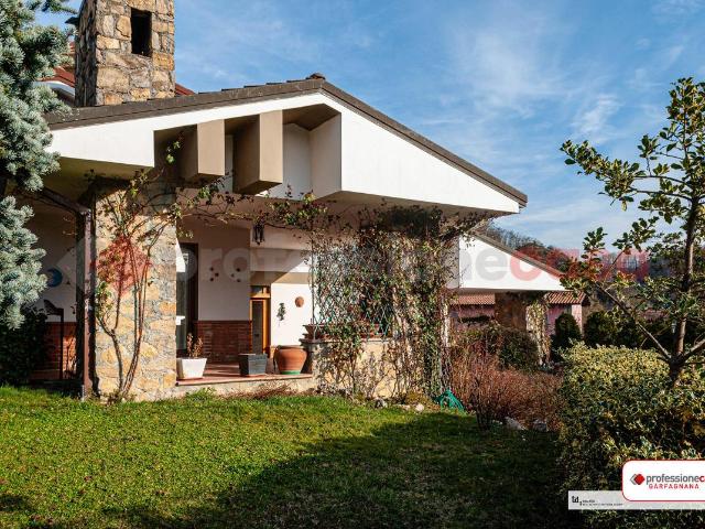 Villa Indipendente in vendita a Unione Comuni Garfagnana, Piazza Al Serchio