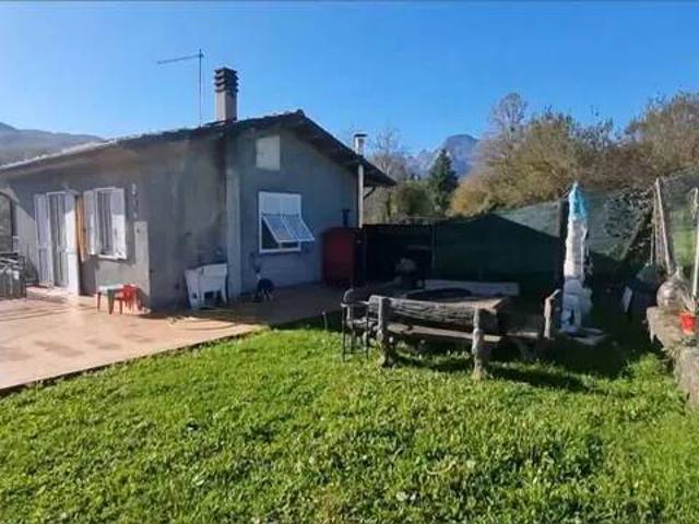 Villa Indipendente in vendita a Cortia, Piazza al Serchio