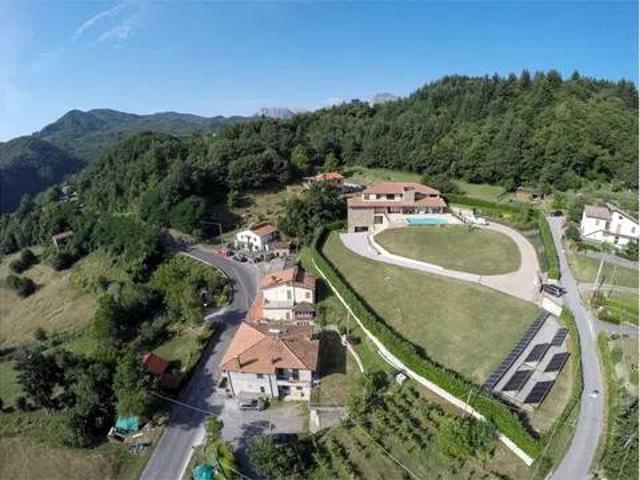 Villa Indipendente in vendita a Unione Comuni Garfagnana, Piazza Al Serchio