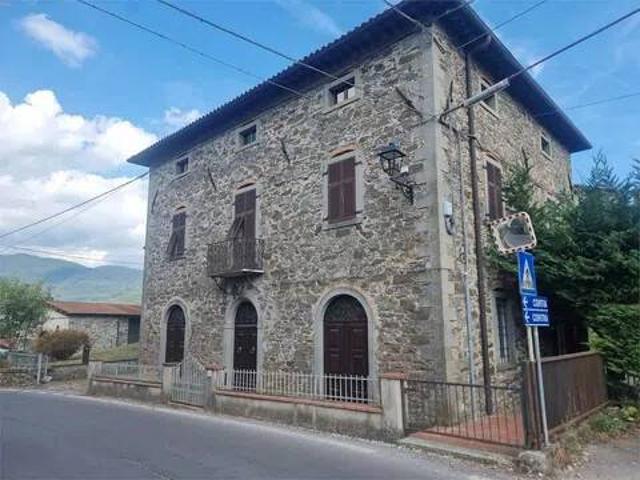Villa Indipendente in vendita a San Michele, Piazza al Serchio