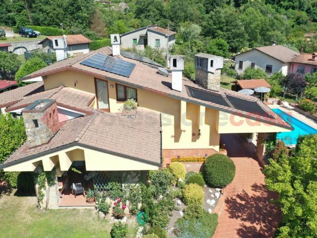 Villa Indipendente in vendita a Cimocroce, Piazza al Serchio