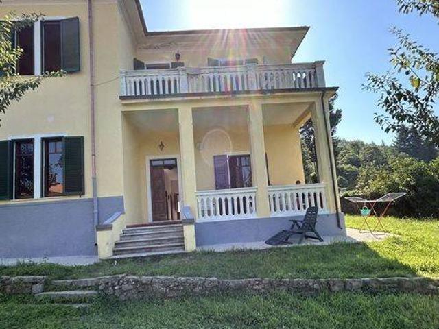 Villa Indipendente in vendita a Unione Comuni Garfagnana, Piazza Al Serchio