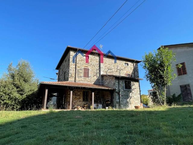 Villa Indipendente in vendita a Unione Comuni Garfagnana, Piazza Al Serchio