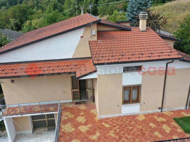 Villa Indipendente in vendita a Unione Comuni Garfagnana, Piazza Al Serchio