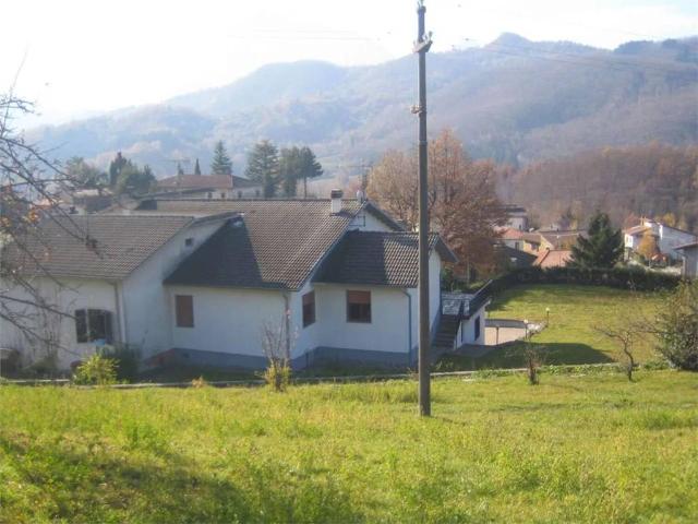 Villa Indipendente in vendita a Colognola, Piazza al Serchio