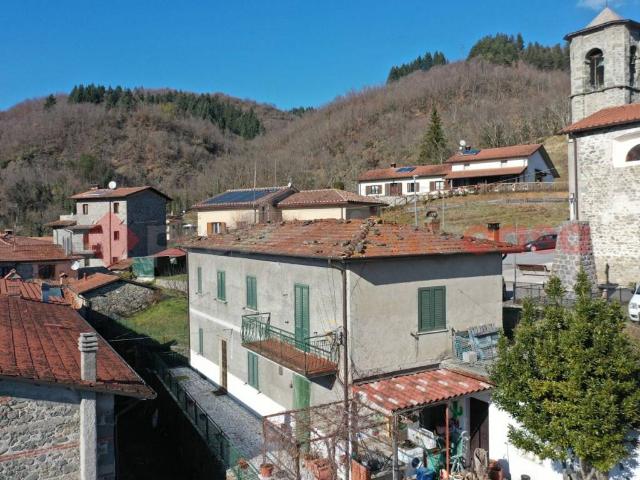 Villa Indipendente in vendita a Unione Comuni Garfagnana, Piazza Al Serchio