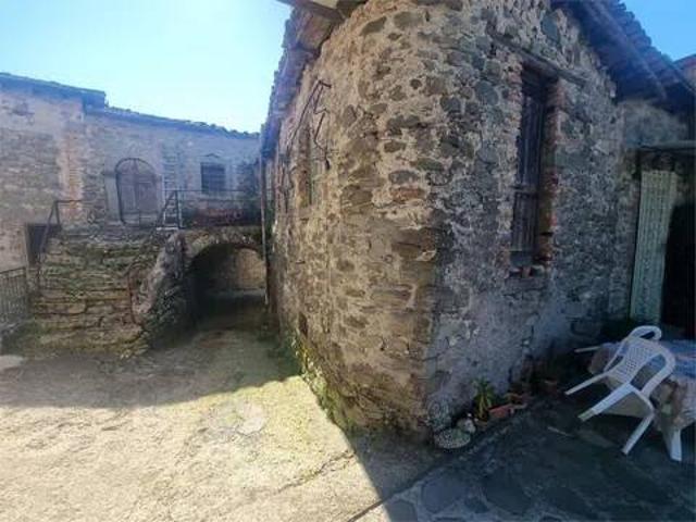 Villa Indipendente in vendita a Unione Comuni Garfagnana, Piazza Al Serchio