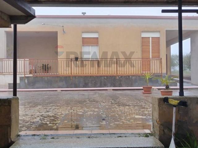 Villa Indipendente in vendita a Piazza, Sicilia