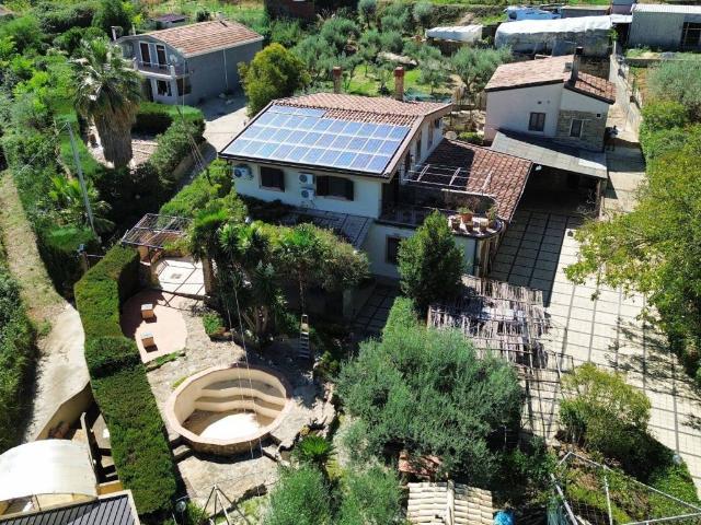 Villa Indipendente in vendita a Piazza, Sicilia