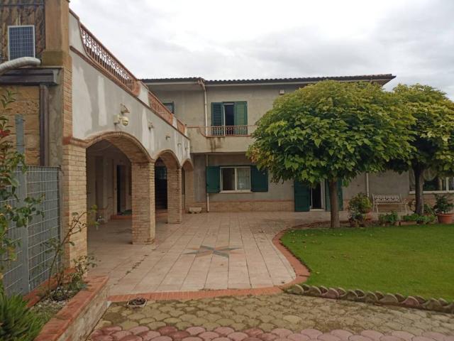 Villa Indipendente in vendita a Piazza, Sicilia