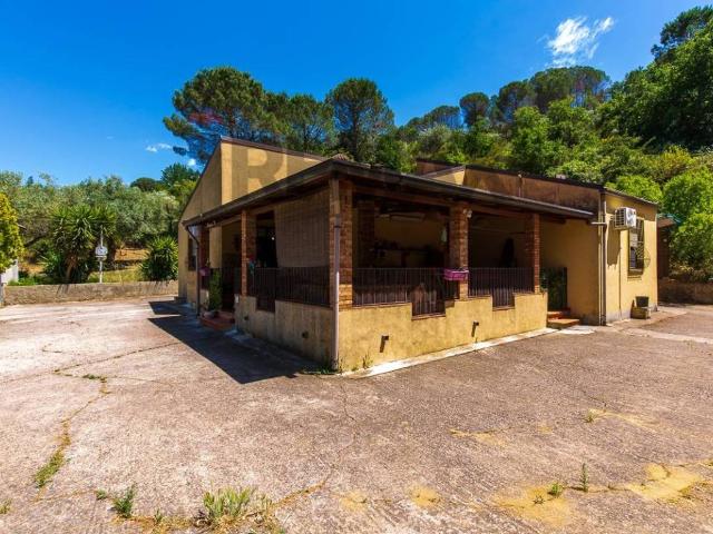 Villa Indipendente in vendita a Crocifisso, Piazza