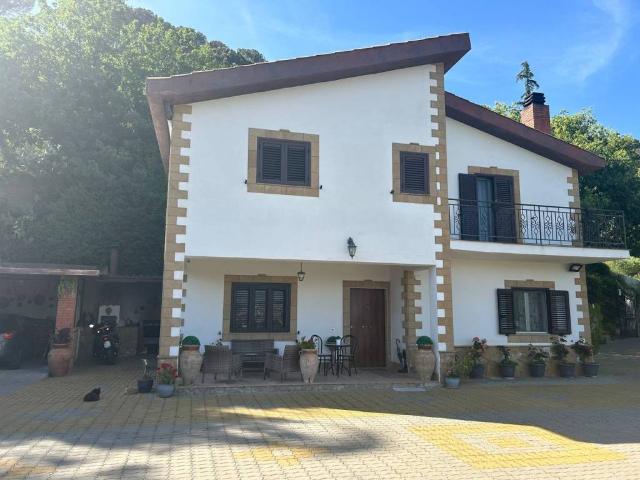 Villa Indipendente in vendita a Piazza, Sicilia