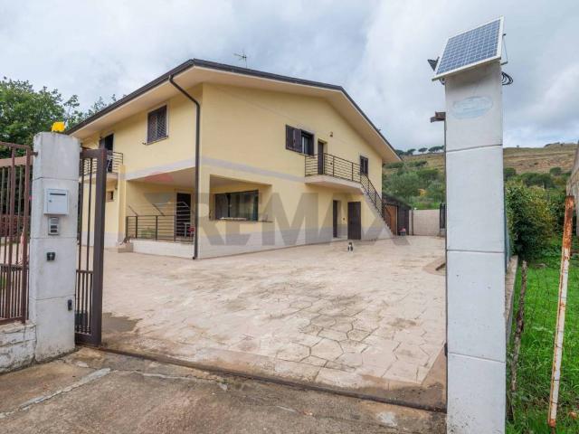 Villa Indipendente in vendita a Piazza, Sicilia