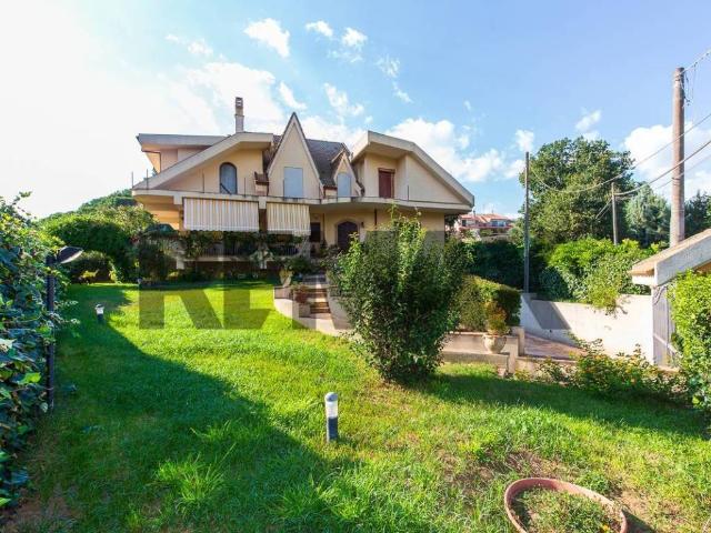 Villa Indipendente in vendita a Piazza, Sicilia
