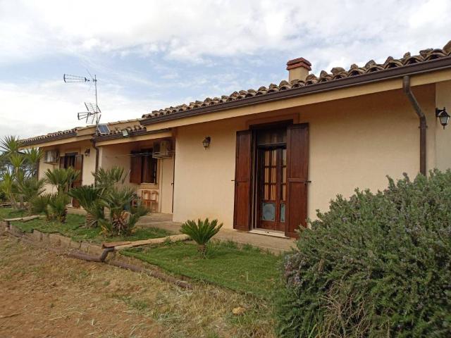 Villa Indipendente in vendita a Piazza, Sicilia