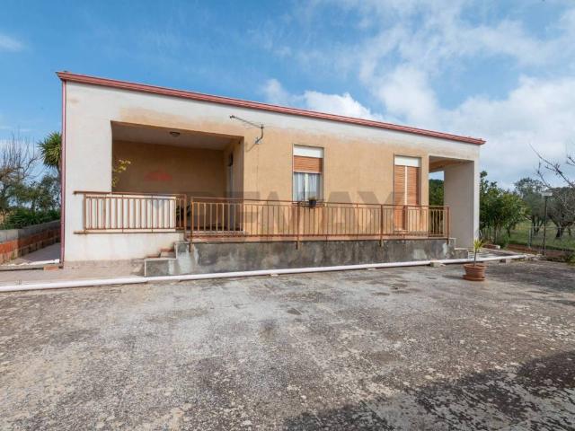 Villa Indipendente in vendita a Piazza, Sicilia