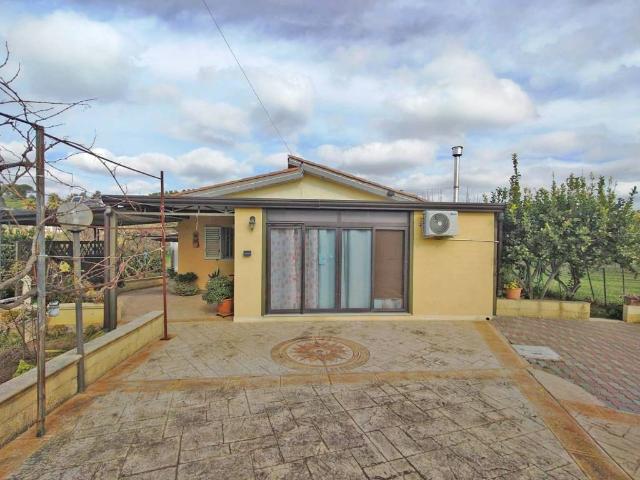 Villa Indipendente in vendita a Piazza, Enna