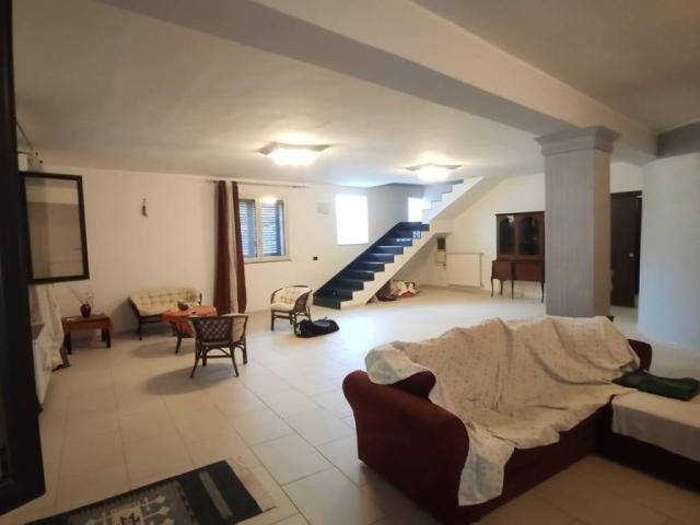 Villa Indipendente in vendita a Crocifisso, Piazza