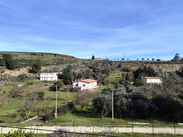 Villa Indipendente in vendita a Piazza, Sicilia