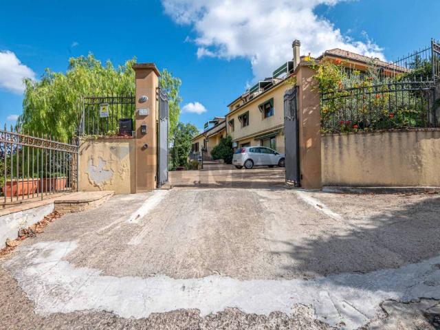 Villa Indipendente in vendita a Piazza, Sicilia