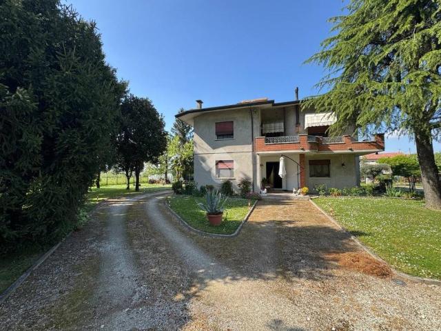 Villa Indipendente in vendita a Piazzola Sul Brenta, Veneto