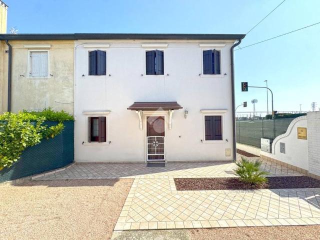 Villa Indipendente in vendita a Piazzola Sul Brenta, Veneto